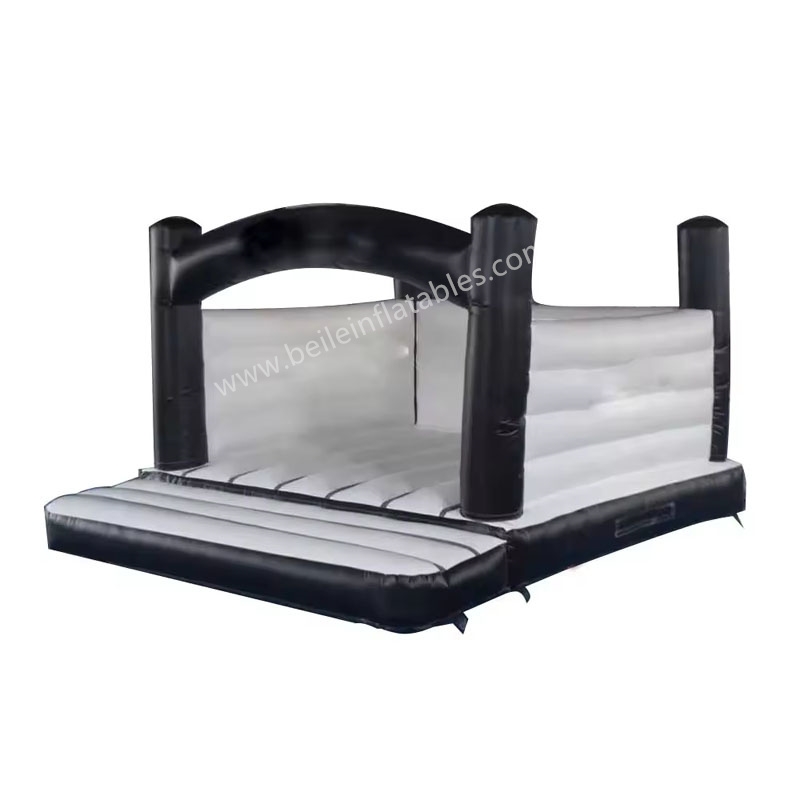 Black and white jump bed